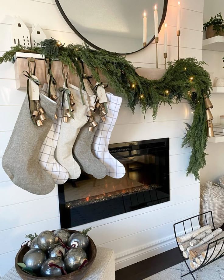 neutral christmas decor