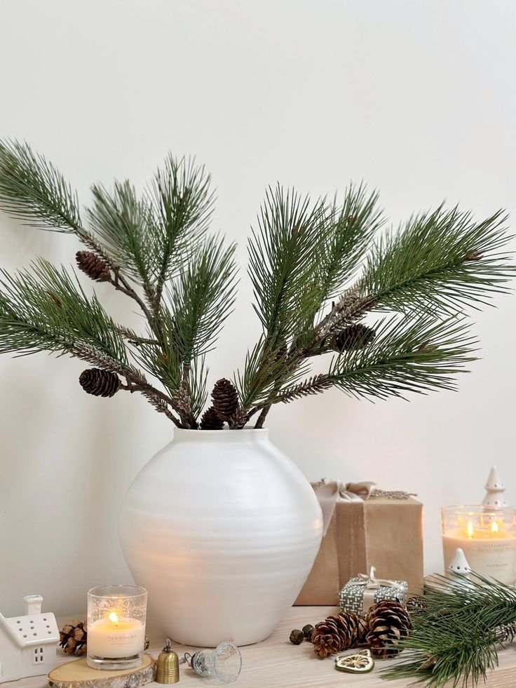 neutral christmas decor